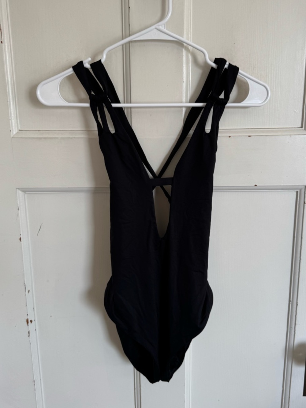 Becca black strappy tie back one piece swimsuit size small‎